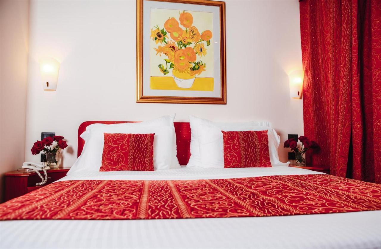 Hotel Pushkin Uralsk Eksteriør billede